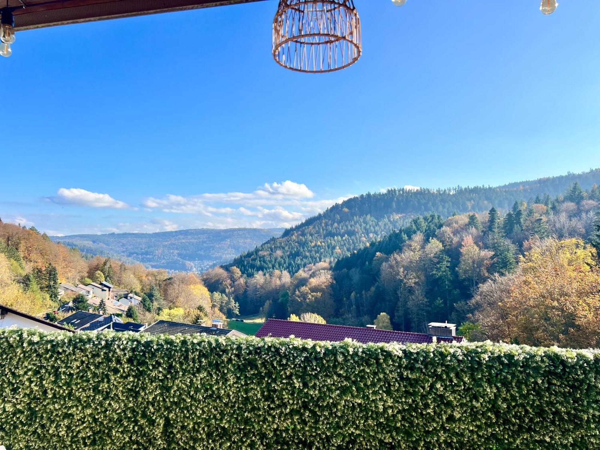 Apartmán Wohnen Im Schwarzwald Mit Panoramablick Bad Herrenalb Exteriér fotografie