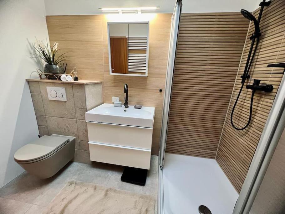 Apartmán Wohnen Im Schwarzwald Mit Panoramablick Bad Herrenalb Exteriér fotografie